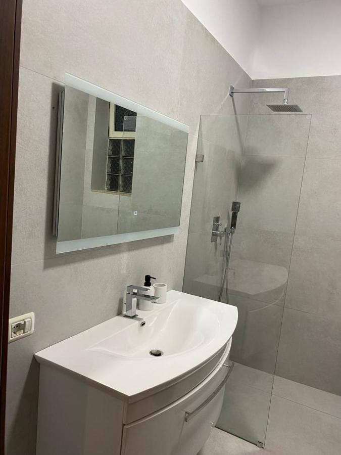 @Bazaar2 Apartment Tiranë Ngoại thất bức ảnh